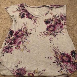 Floral v neck tee